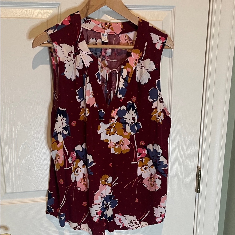 Old Navy Floral Sleeveless Blouse - Burgundy and Pink